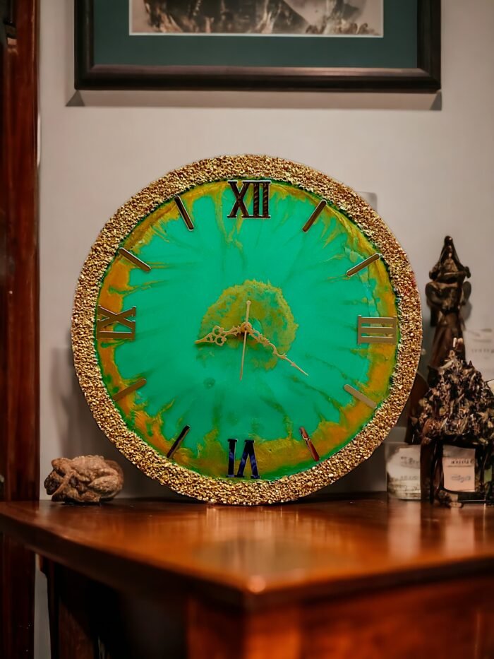 Elegant Resin Wall Clock – Handcrafted Artistic Timepiece - Image 4
